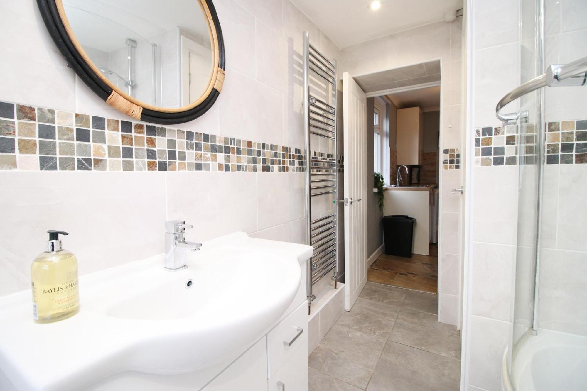 Cosy 3Br Home, Scenic Views, Ideal For Walks & Work Abertillery Exterior foto